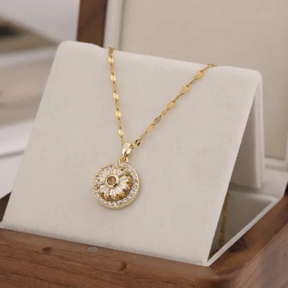 18k Gold Polished Spinner Necklace - 360* rotates - Picture 1 of 4